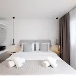 Apartmanhotel Mytheo 4*