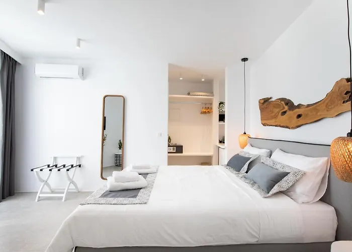 Mytheo Aparthotel 4*